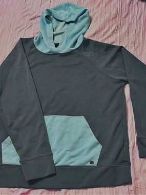 GAIAM Two-Tone Hoodie in Light Aqua and Charcoal